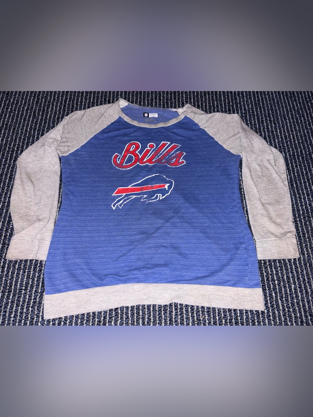 Buffalo Bills Women’s Large Long Sleeve Shirt Weathered NFL Football Mafia